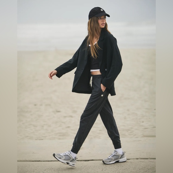Vuori Pants - Vuori Performance Joggers - M